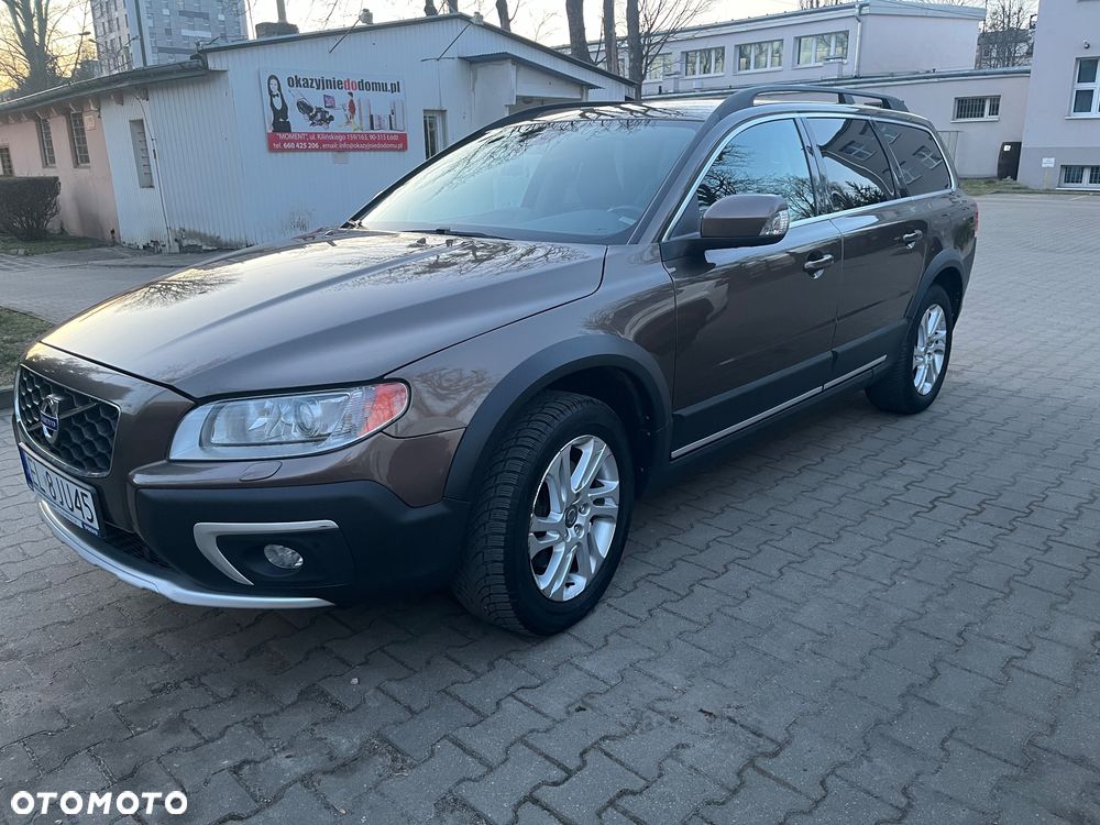 Volvo XC 70 D5 AWD Momentum - 1