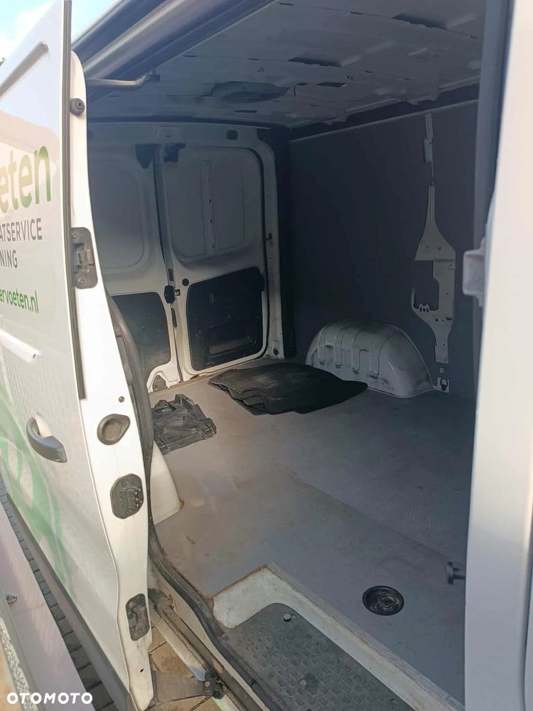 Renault Traffic III - 11