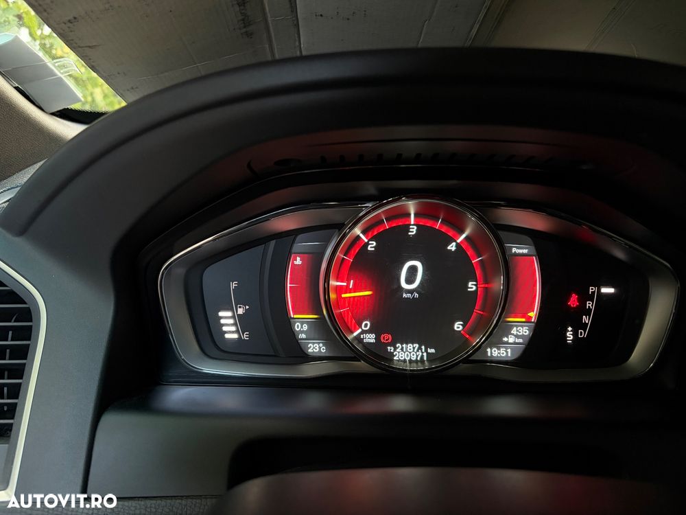 Volvo XC 60 D4AWD Ocean Race - 11