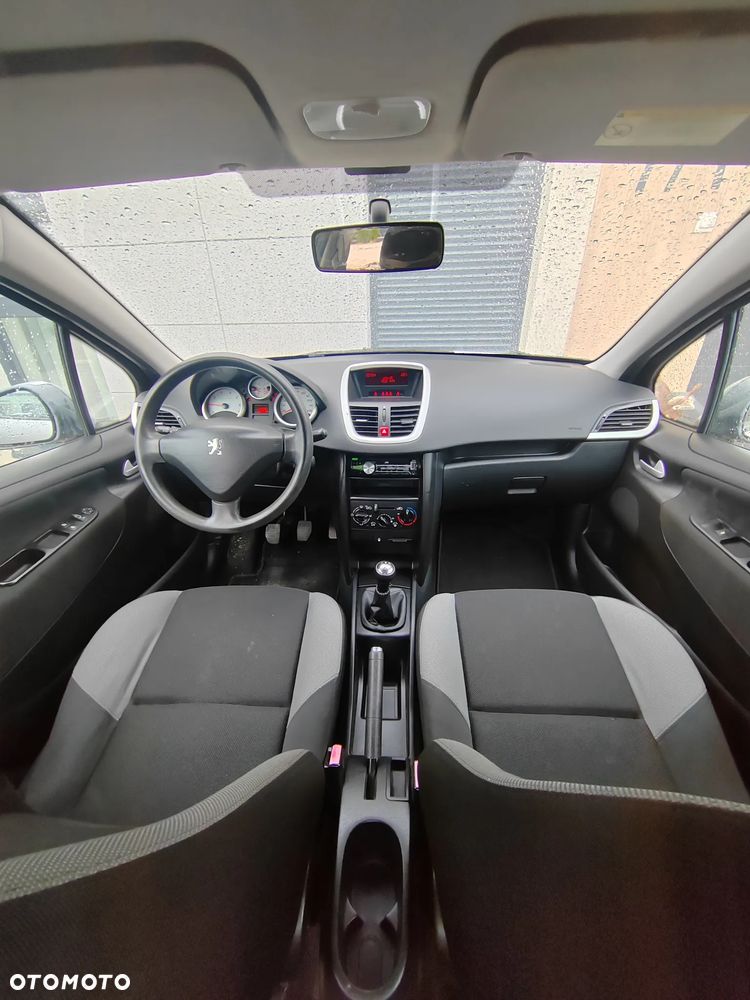 Peugeot 207 75 Urban Move - 14