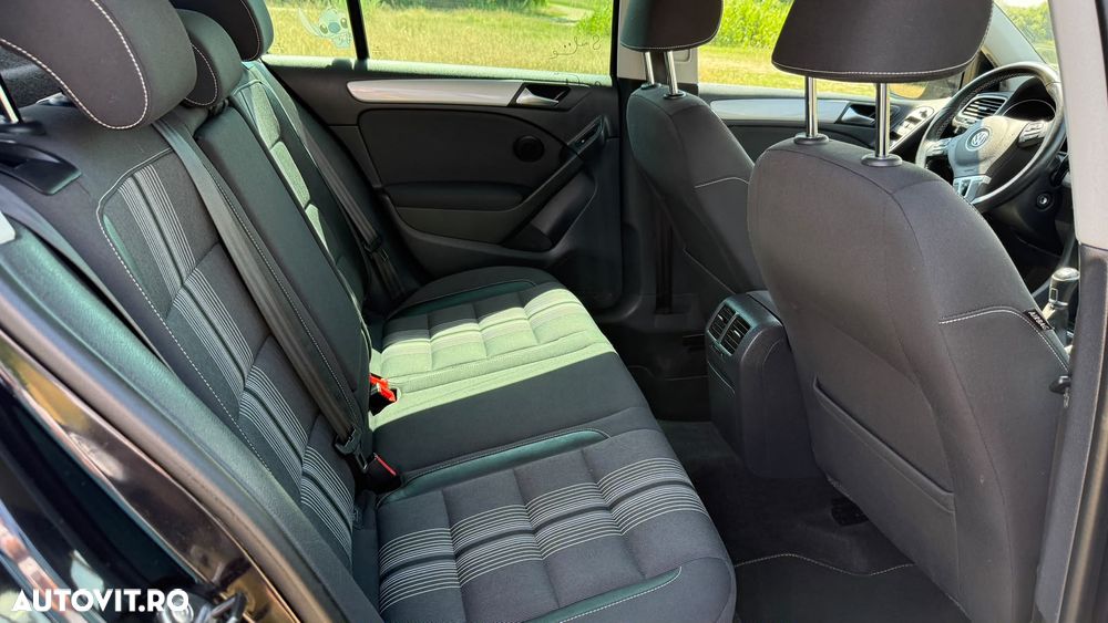 Volkswagen Golf - 6