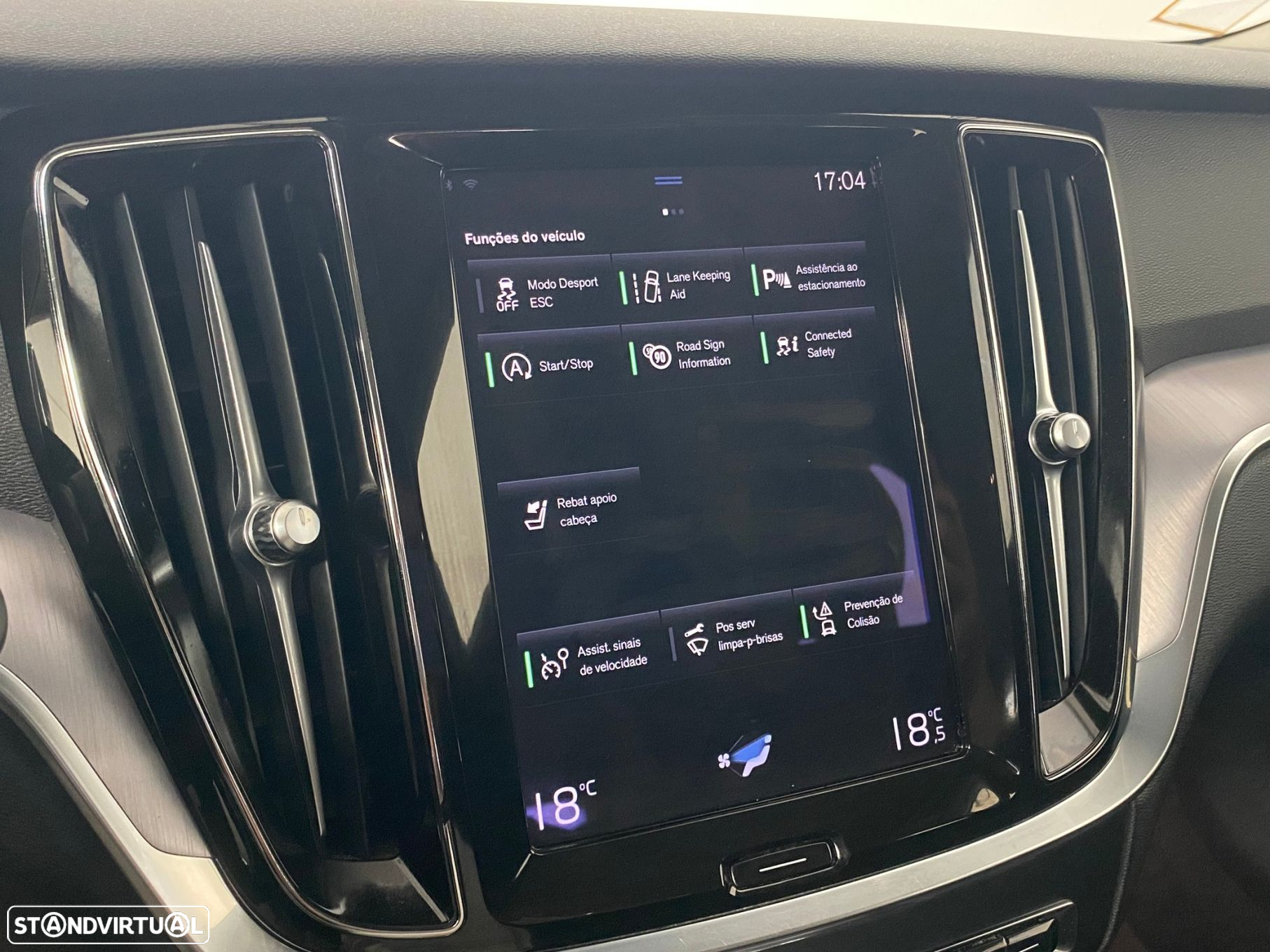 Volvo V60 2.0 B4 Momentum Geartronic - 24