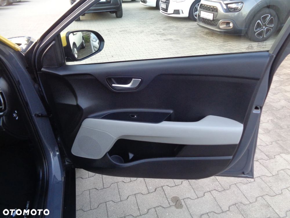 Kia Stonic - 19