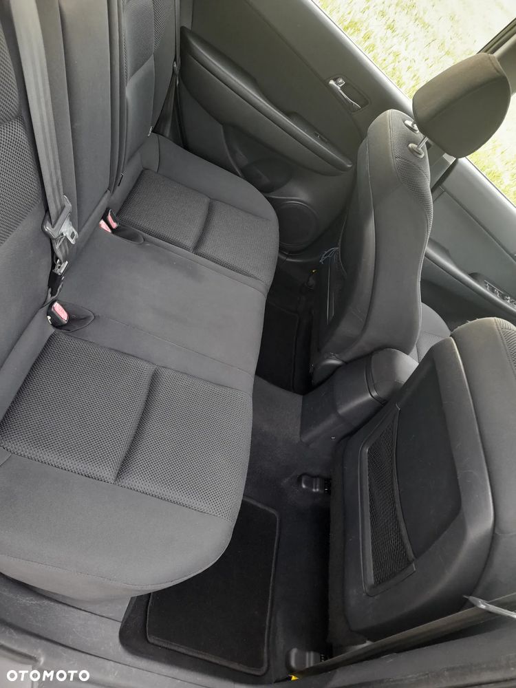 Hyundai i30 1.6 Premium - 12