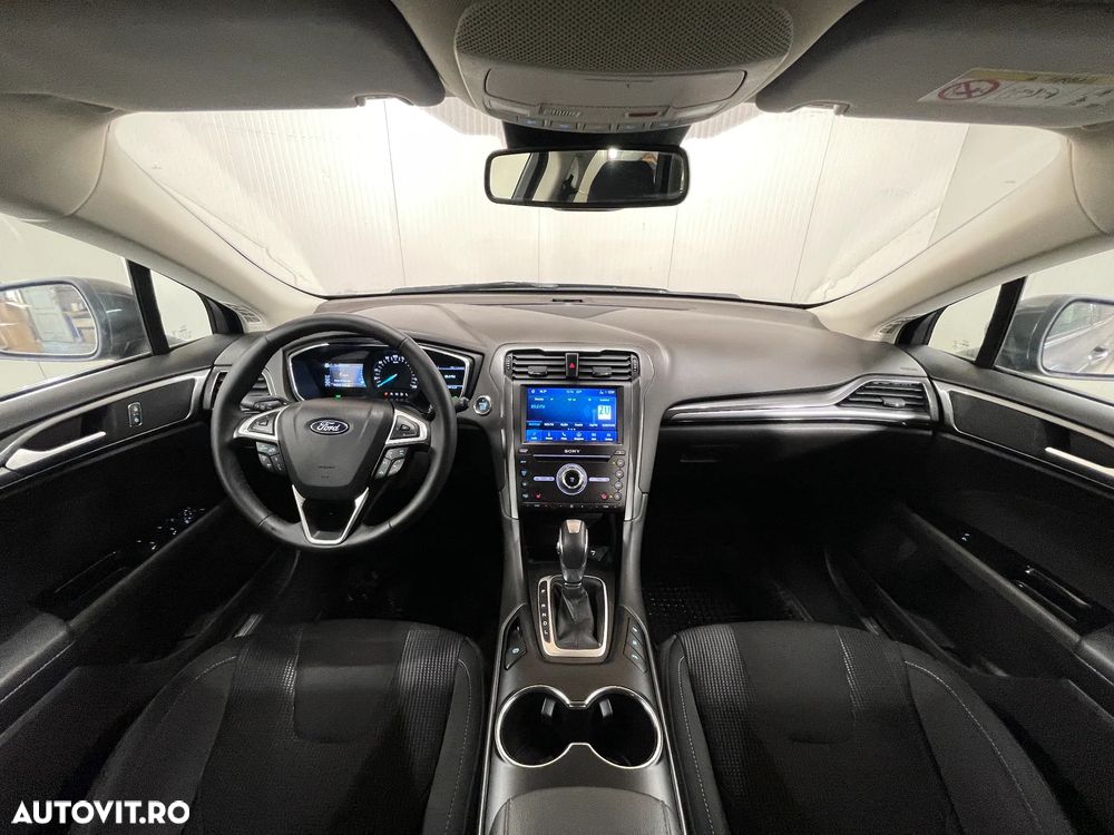 Ford Mondeo 2.0 HEV Titanium - 8