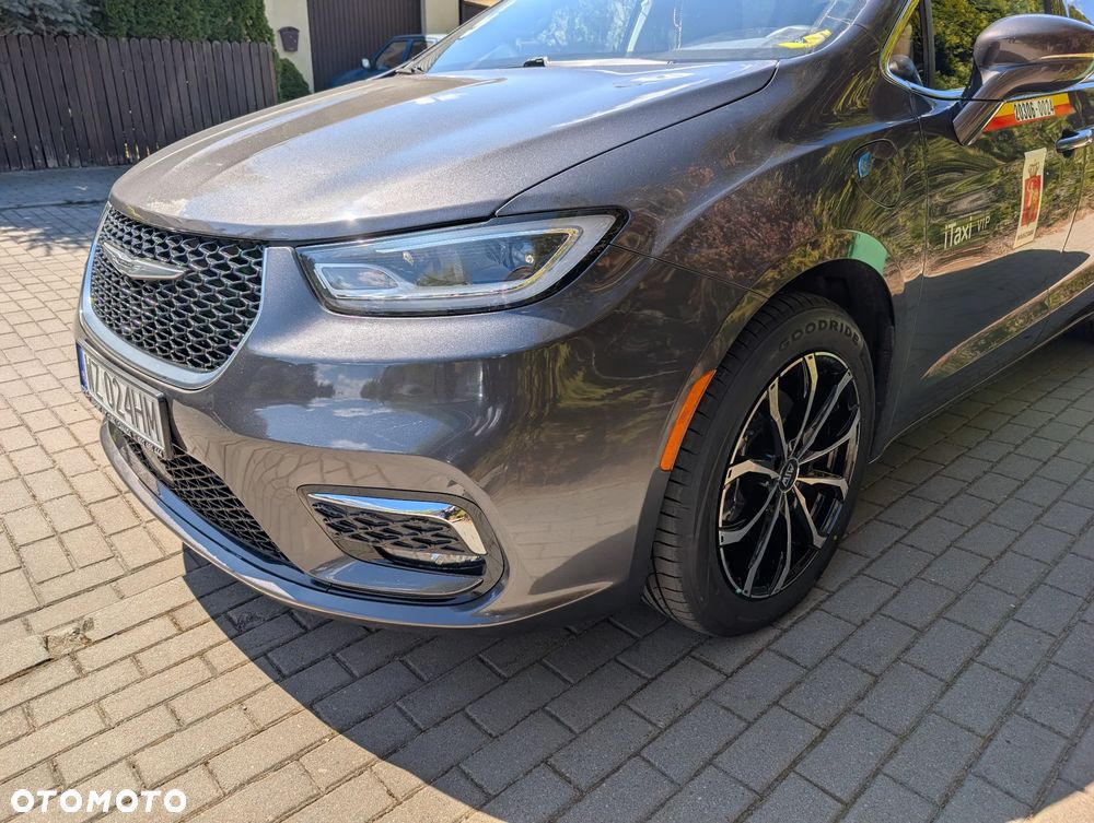 Chrysler Pacifica - 21