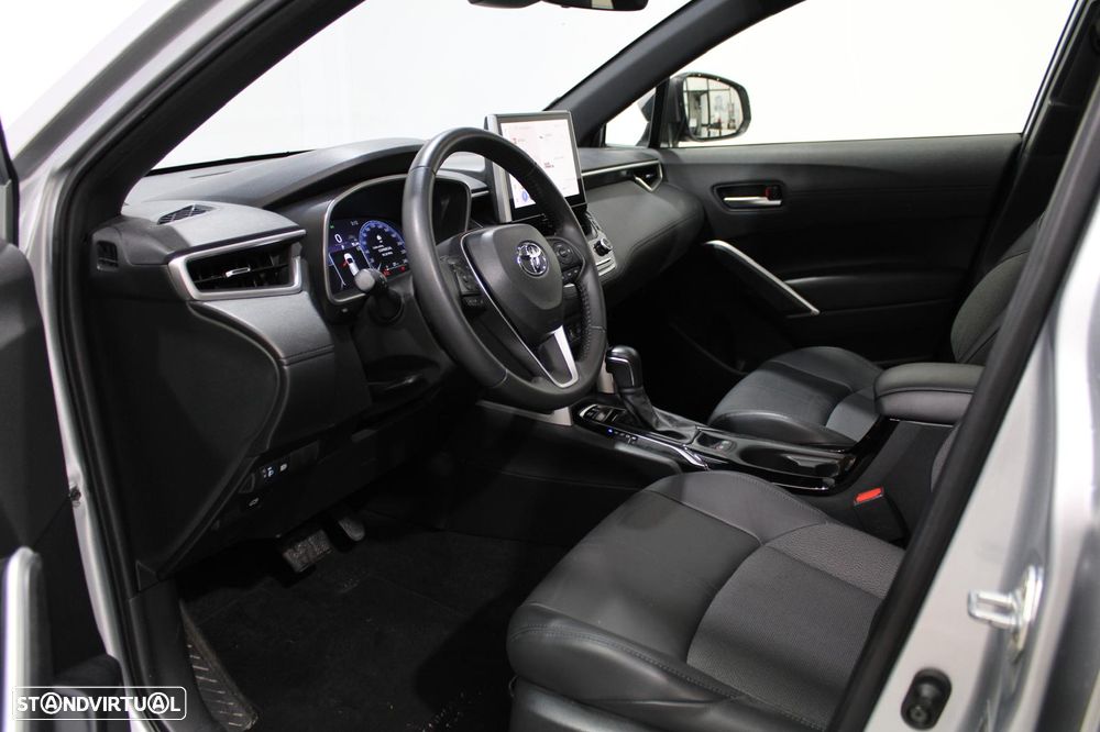 Toyota Corolla Cross 1.8 Hybrid Luxury - 13