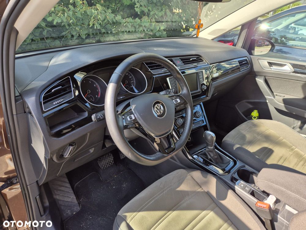 Volkswagen Touran 1.4 TSI BMT Highline DSG - 11
