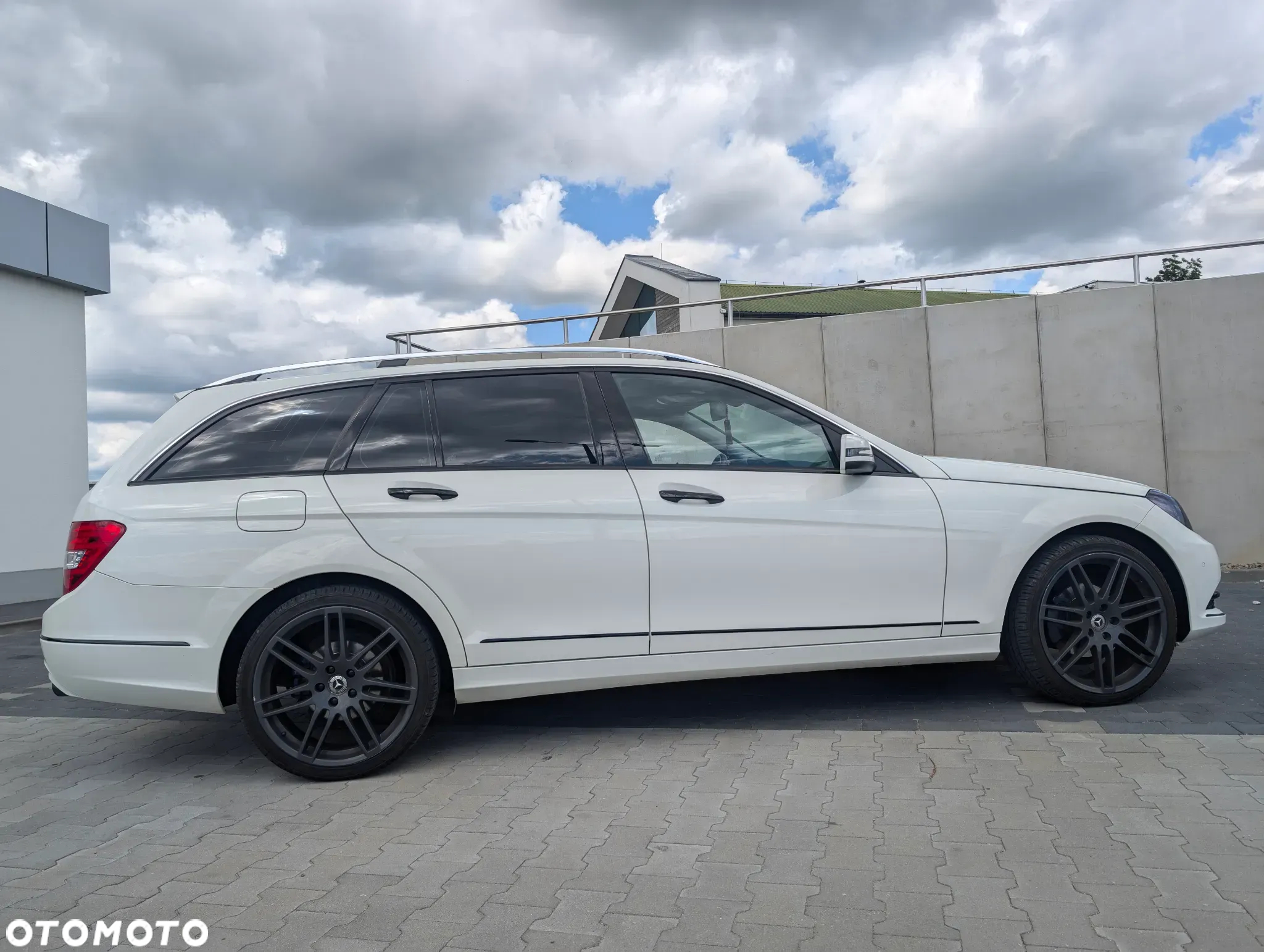 Mercedes-Benz Klasa C 180 T CGI Automatik BlueEFFICIENCY Avantgarde - 7