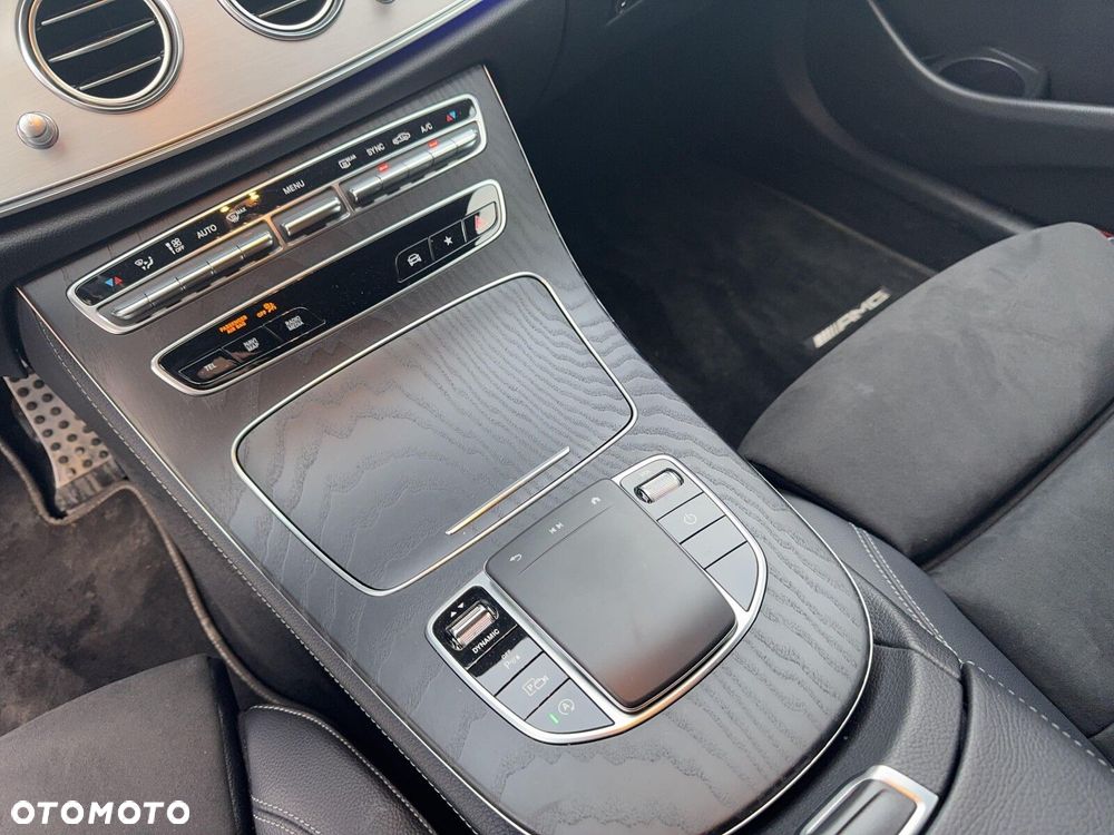 Mercedes-Benz Klasa E 220 d 4-Matic AMG - 19