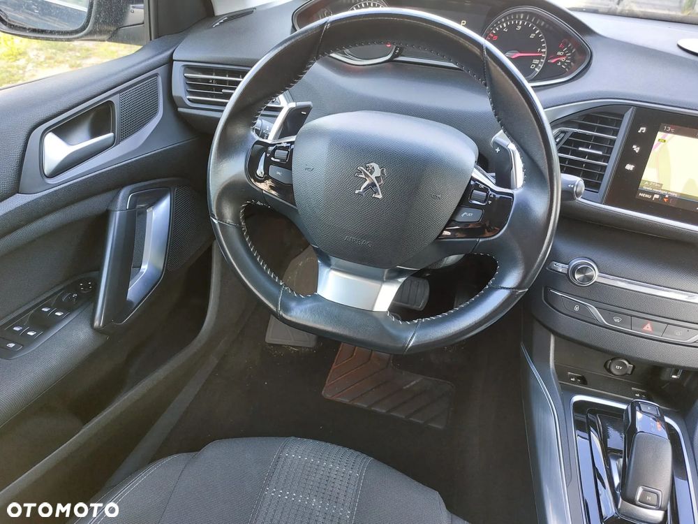 Peugeot 308 BlueHDi 130 EAT8 Black Edition - 15