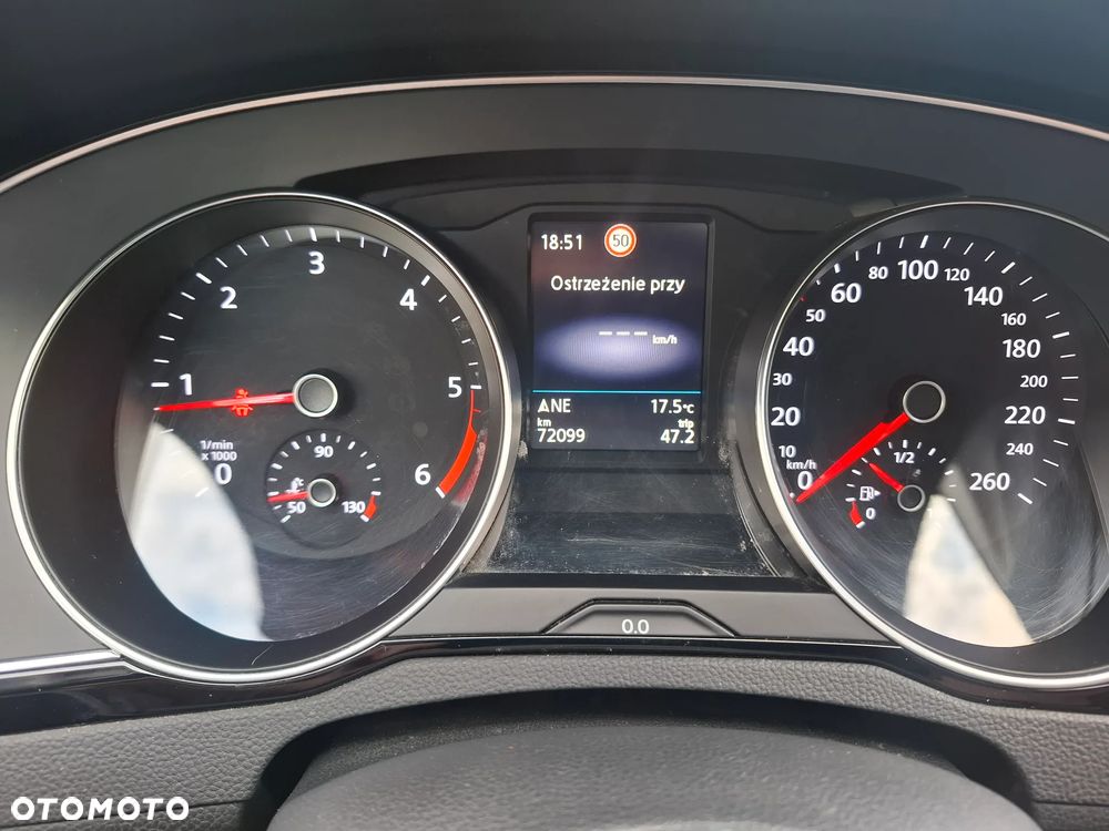 Volkswagen Passat 2.0 TDI SCR Elegance - 24
