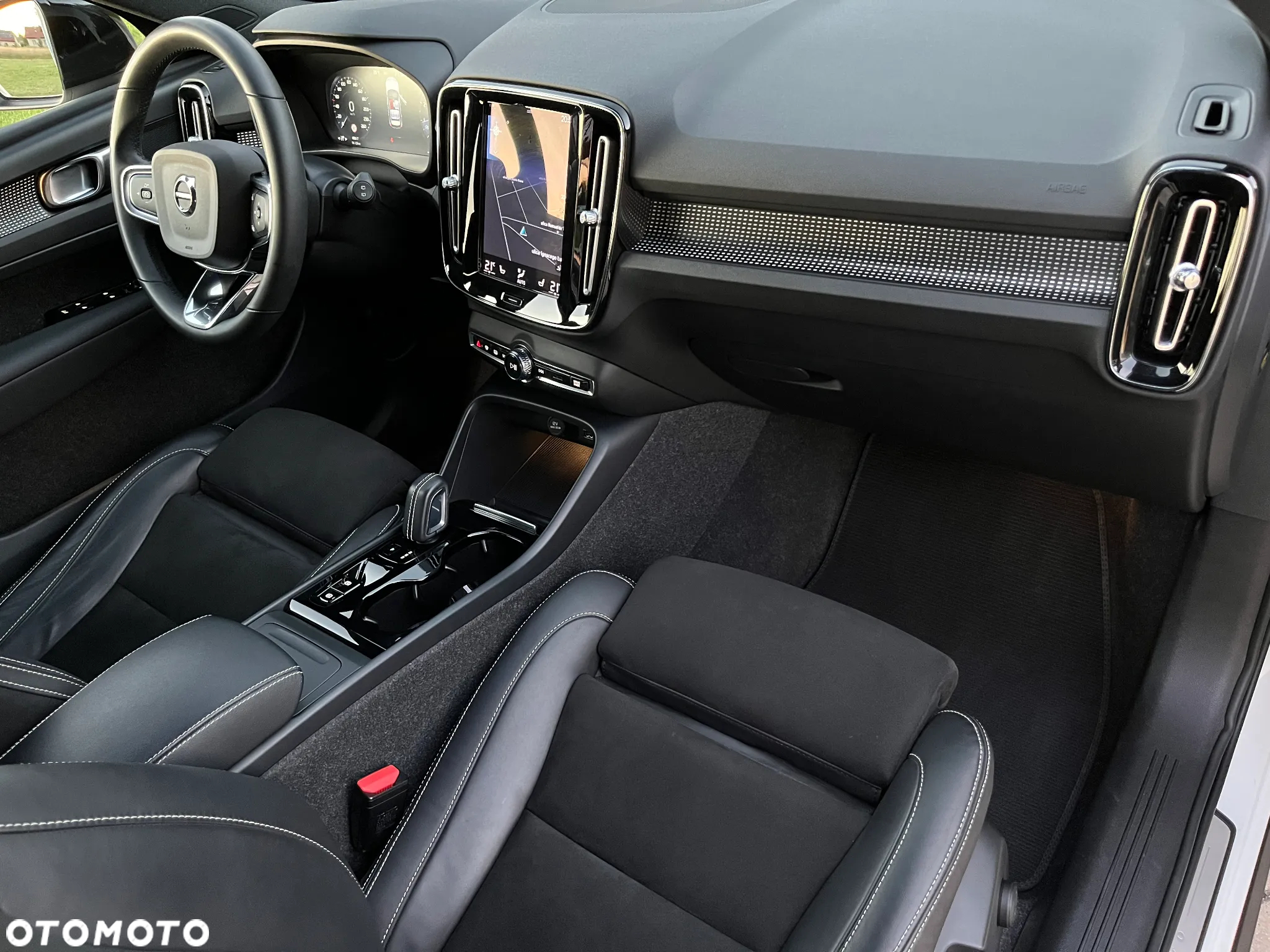 Volvo XC 40 T3 R-Design - 24