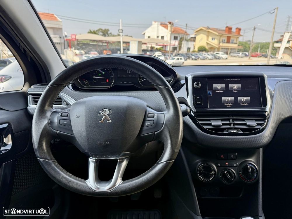 Peugeot 208 1.2 PureTech Style - 15