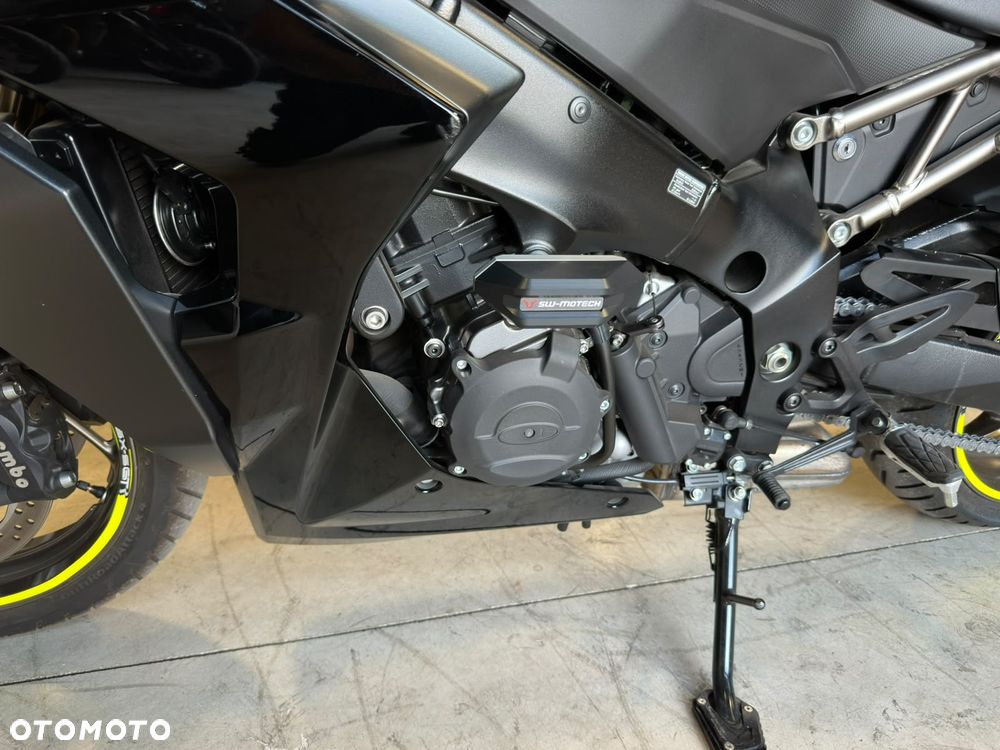 Suzuki GSX 1000 - 20