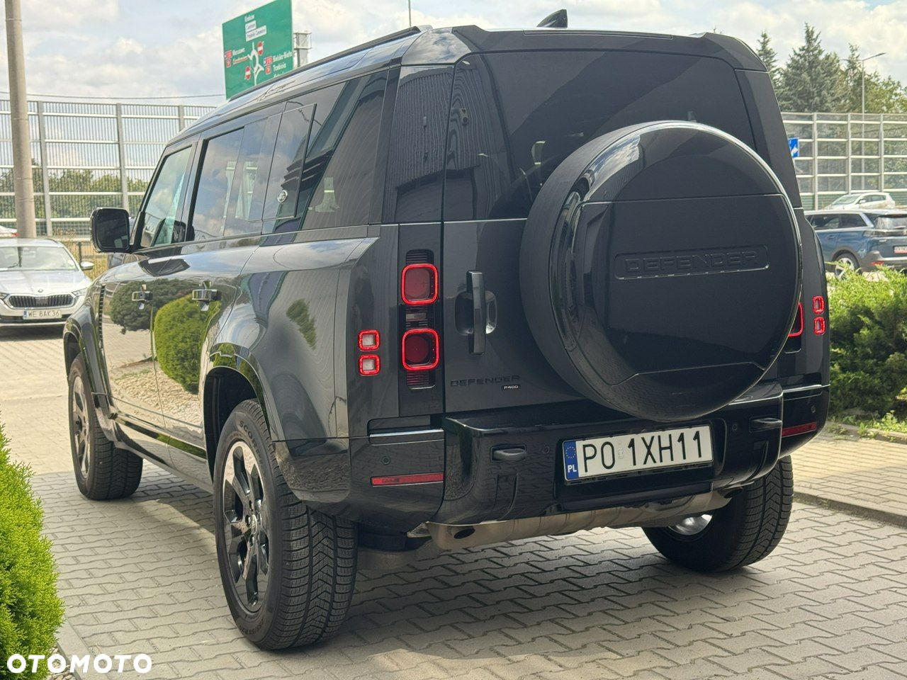 Land Rover Defender - 6