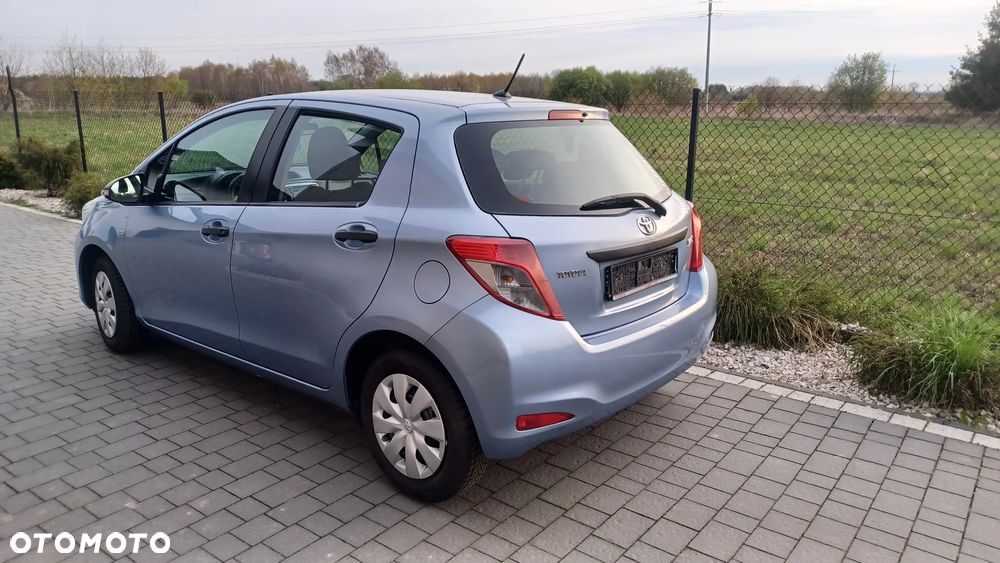 Toyota Yaris 1.0 VVT-i - 10