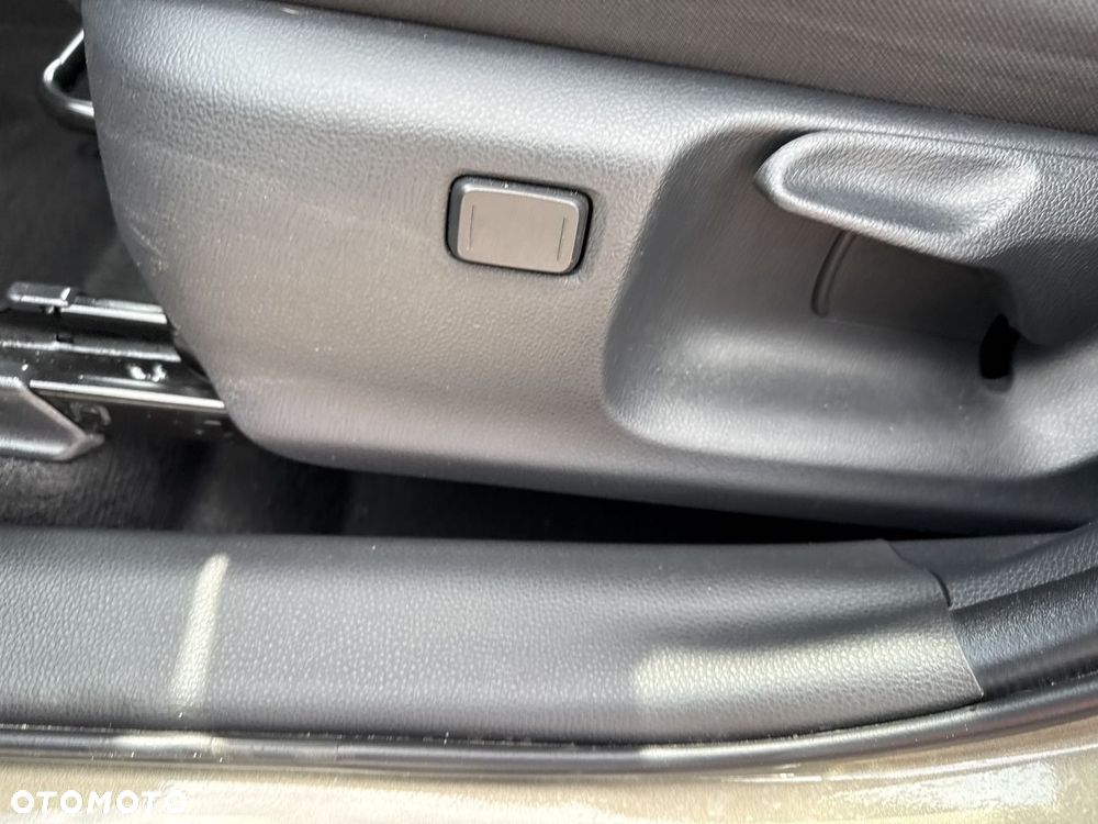 Toyota Yaris Cross Hybrid 1.5 Style AWD - 24