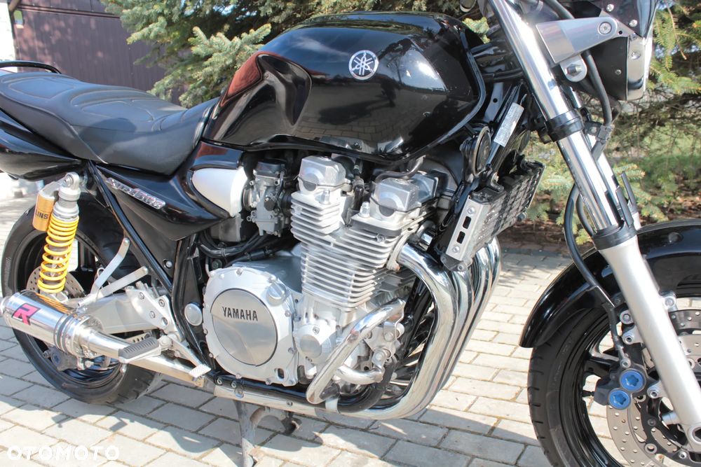 Yamaha XJR - 17