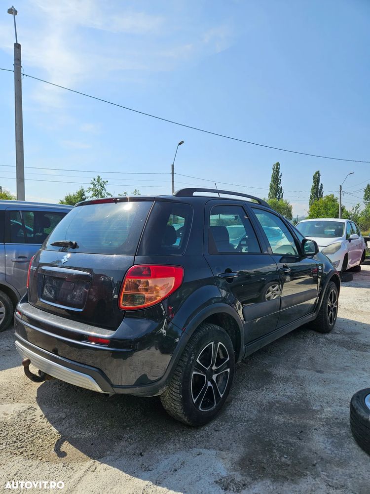 Dezmembrez suzuki sx4 - 3