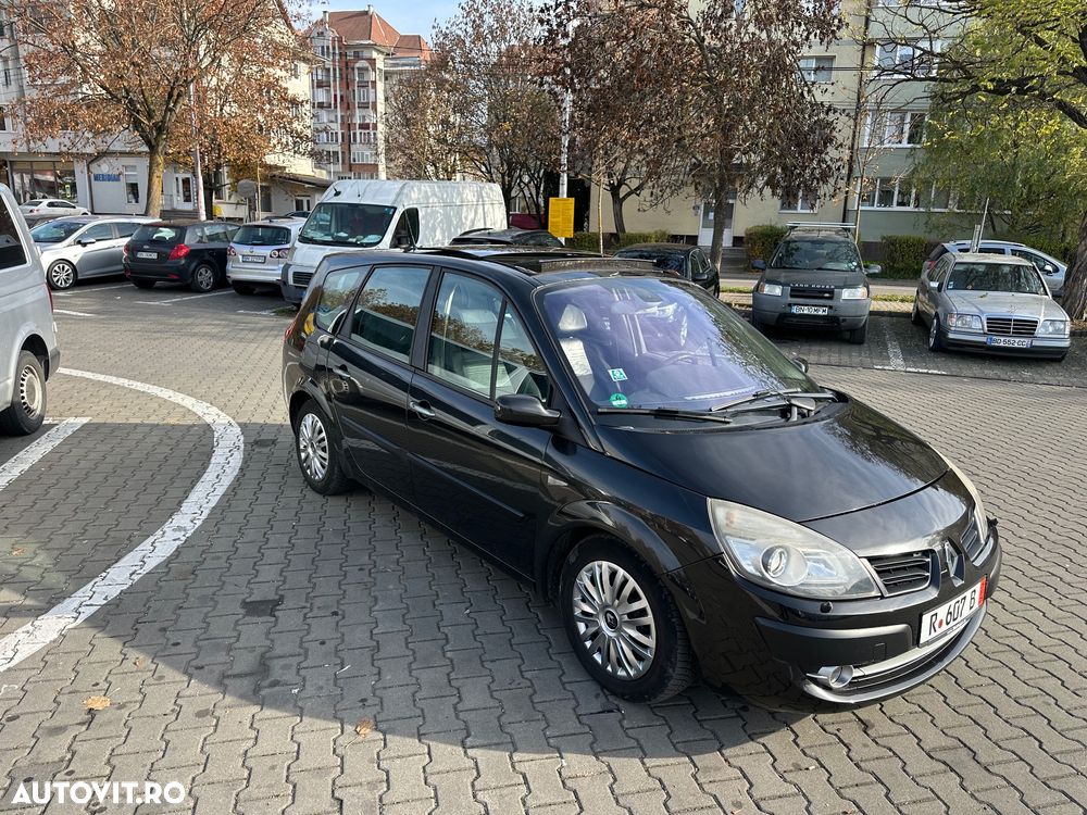 Renault Grand Scenic - 1