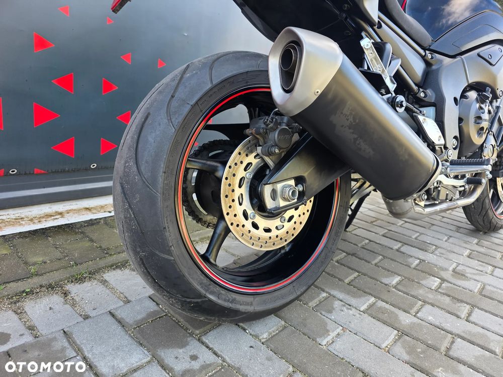 Yamaha FZ8 - 21