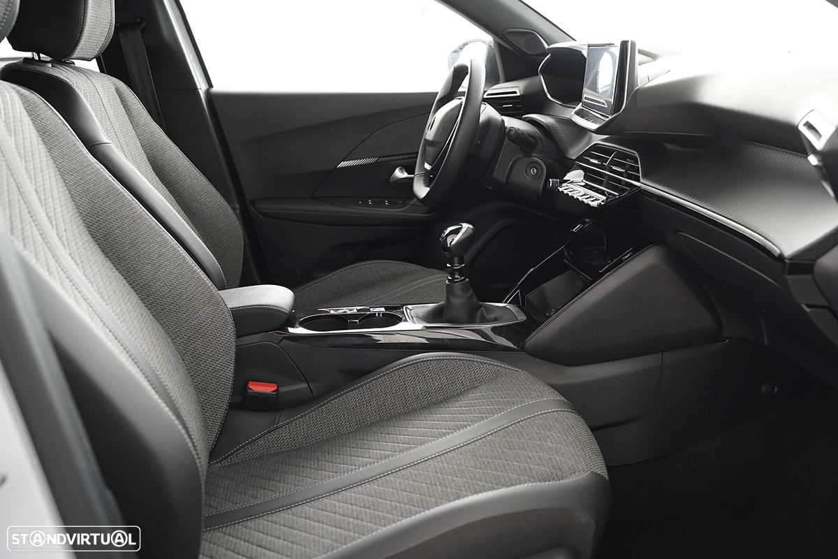 Peugeot 2008 1.2 PureTech Allure - 22