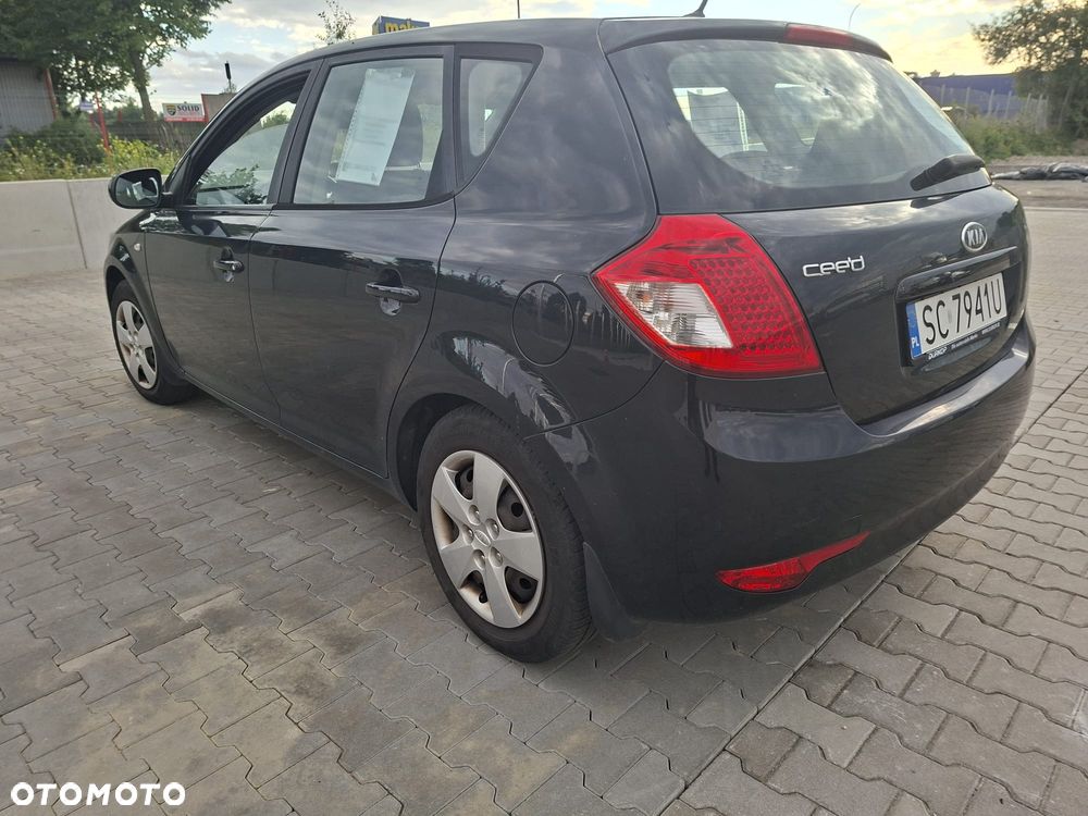 Kia Ceed - 7