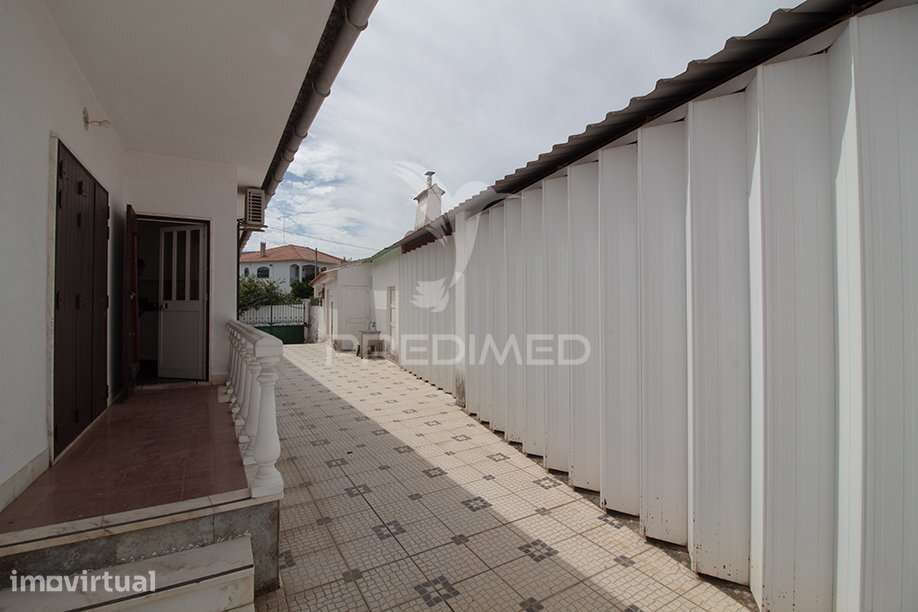 Moradia Térrea T4 com Anexo e Quintal – Vila do Vimieiro - Grande imagem: 2/28
