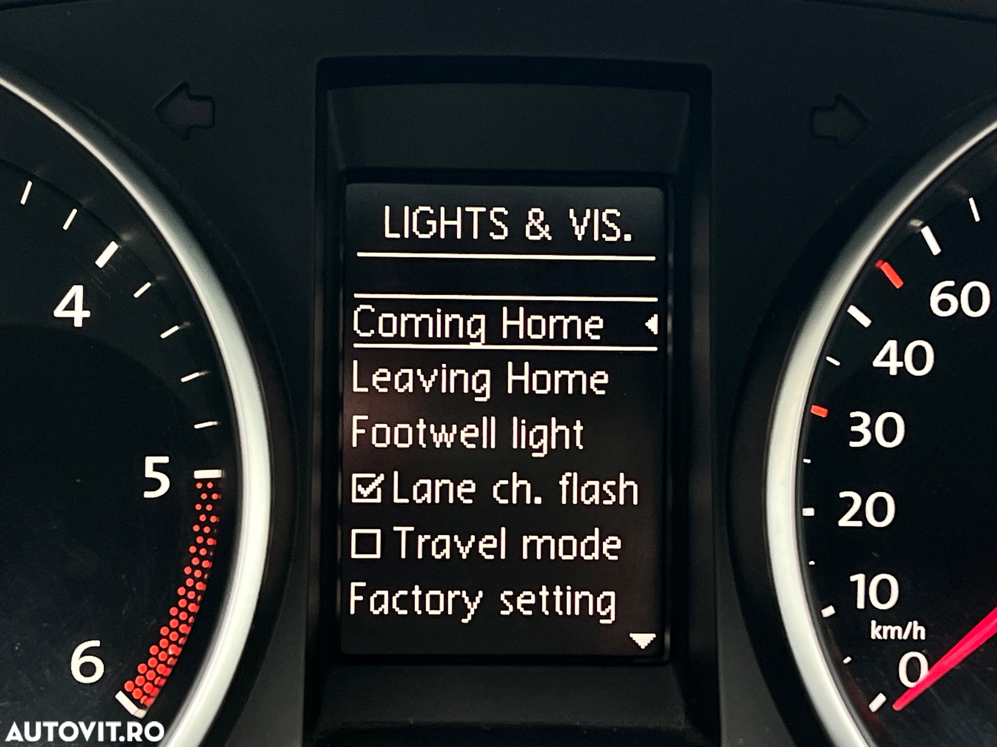 Volkswagen Golf 2.0 TDI BlueMotion Technology Highline - 38