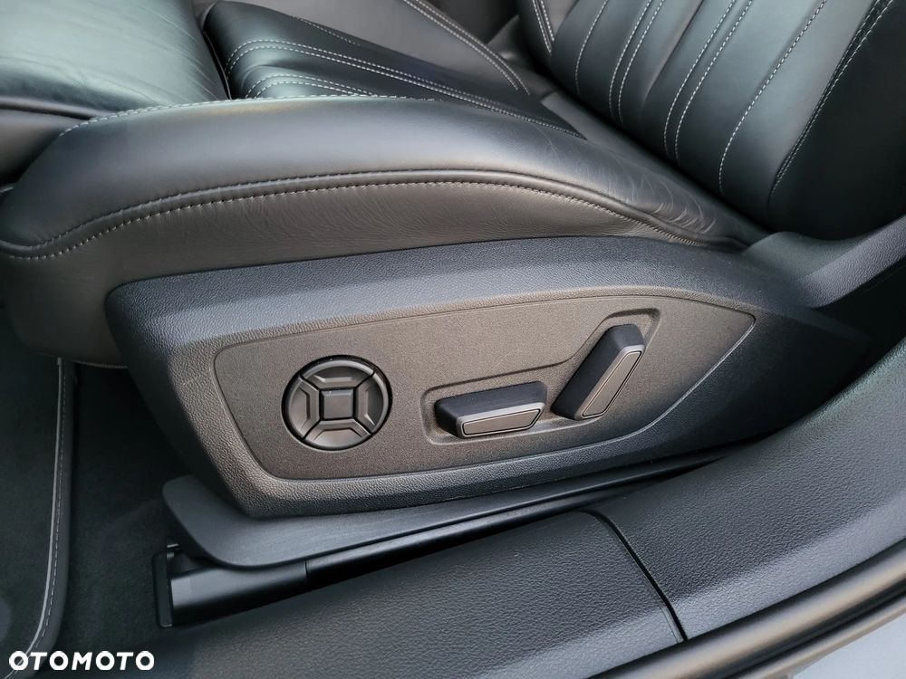 Audi A6 Avant 40 TDI quattro S tronic S line - 16