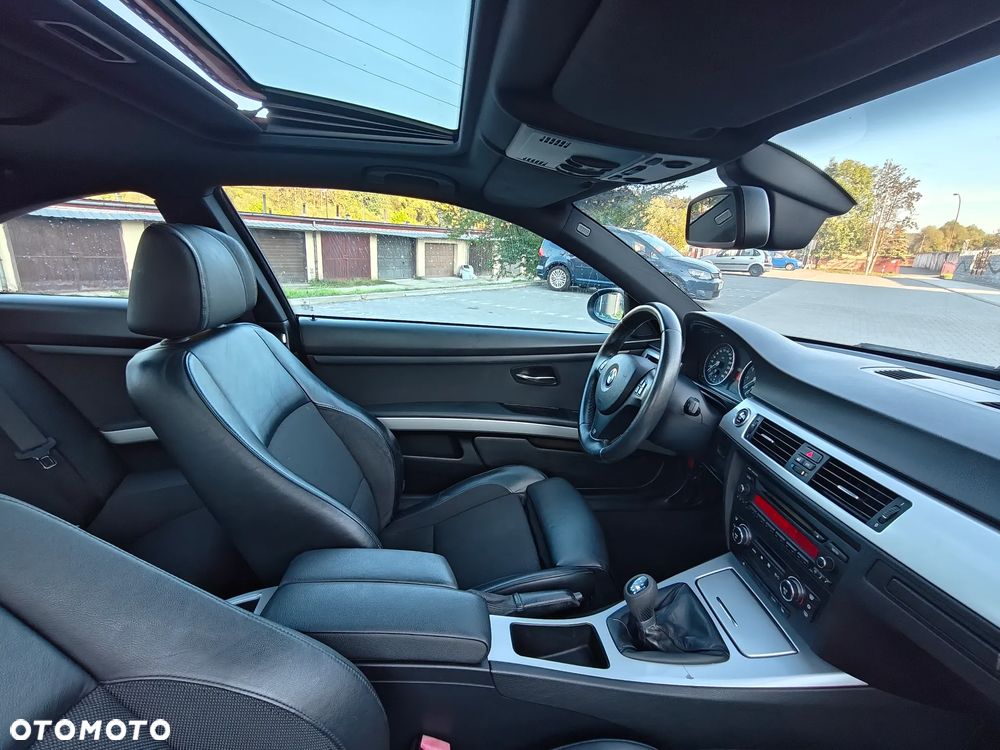 BMW Seria 3 320i - 29