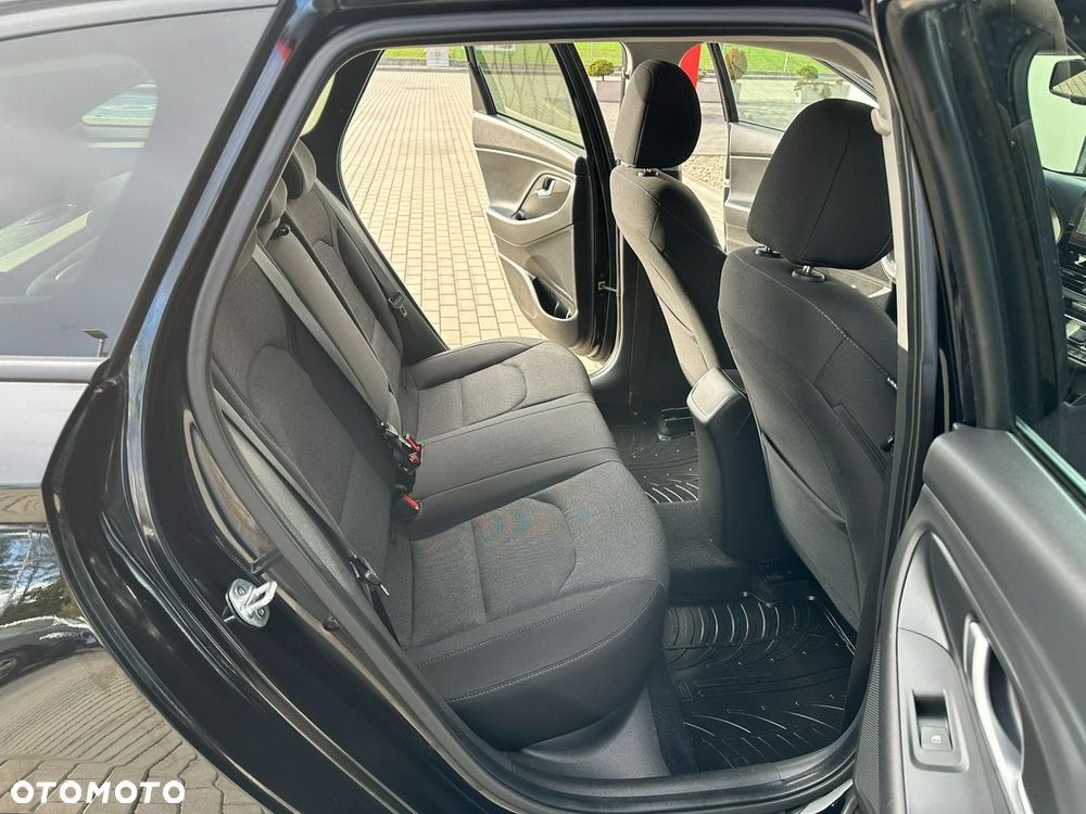 Hyundai i30 1.6 D Comfort DCT - 15