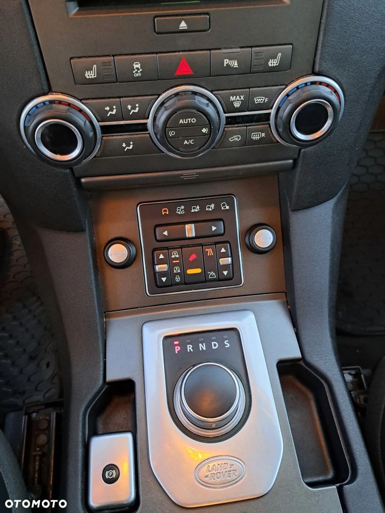 Land Rover Discovery SD V6 HSE - 13