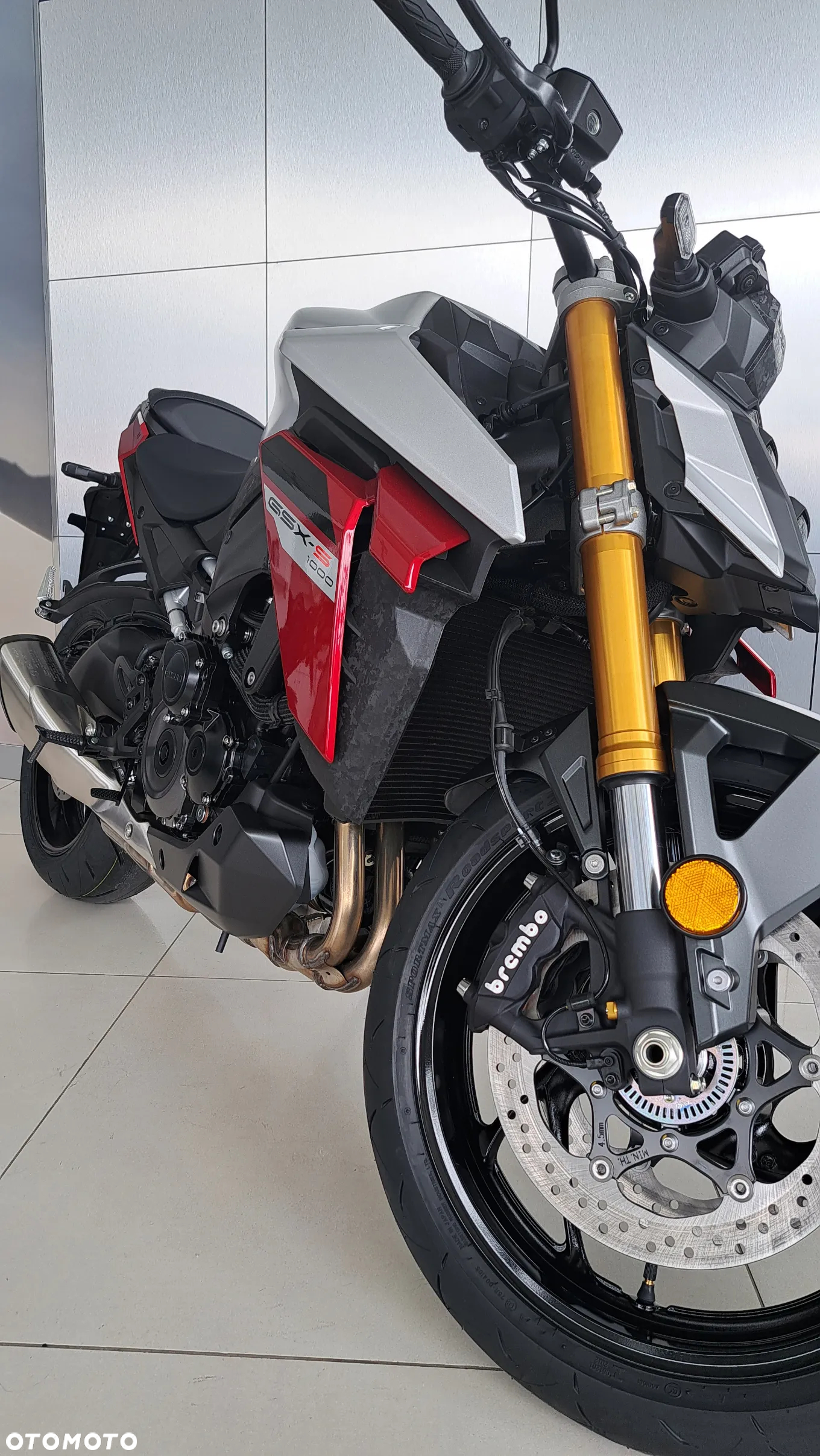 Suzuki GSX 1000 - 10