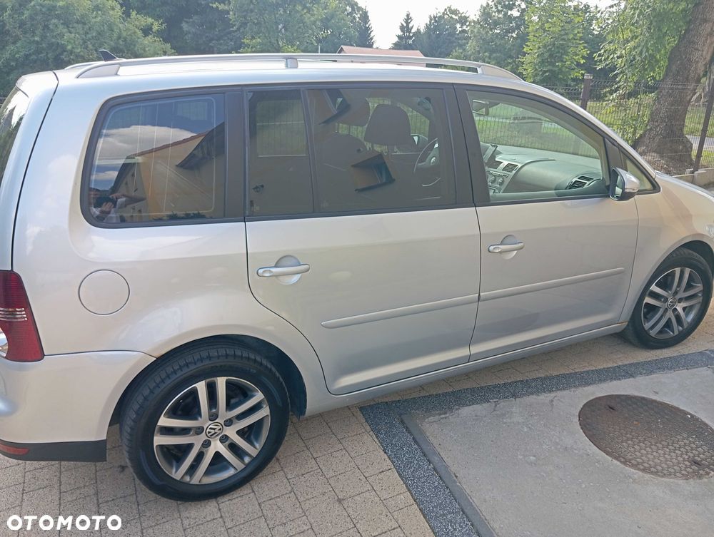 Volkswagen Touran - 3