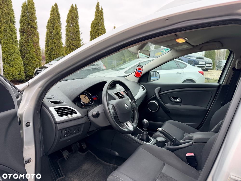 Renault Megane TCe 130 Dynamique - 10