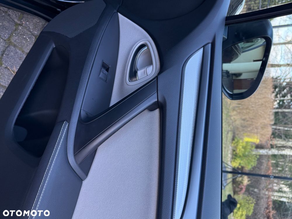 Toyota Avensis 2.0 D-4D Premium - 19