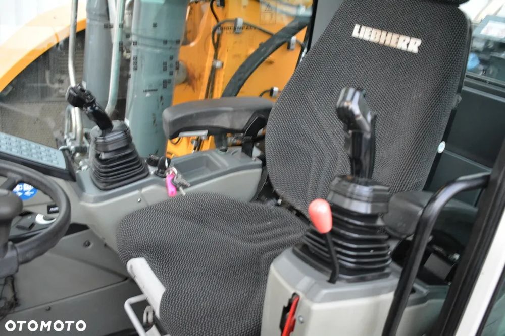 Liebherr A 918 Compact - 36