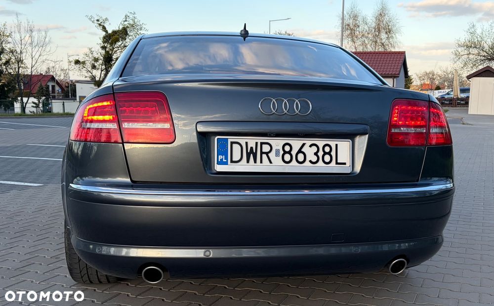 Audi A8 - 8