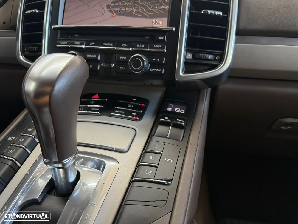 Porsche Cayenne S Hybrid - 26