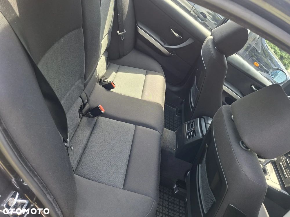 BMW Seria 3 320i - 13