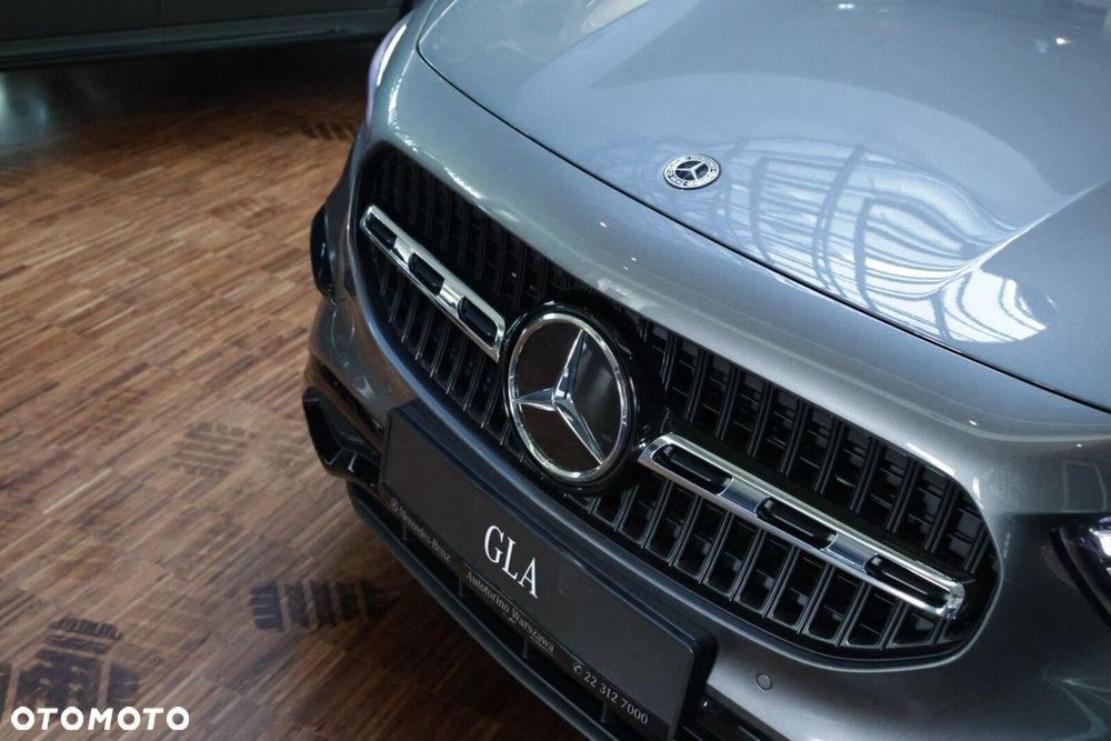 Mercedes-Benz GLA - 5