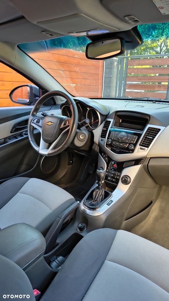 Chevrolet Cruze 1.8 LT - 8