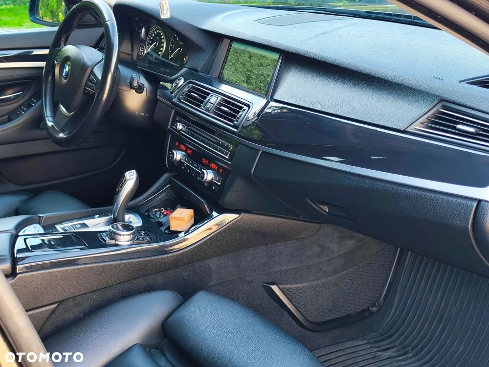 BMW Seria 5 520d xDrive - 17