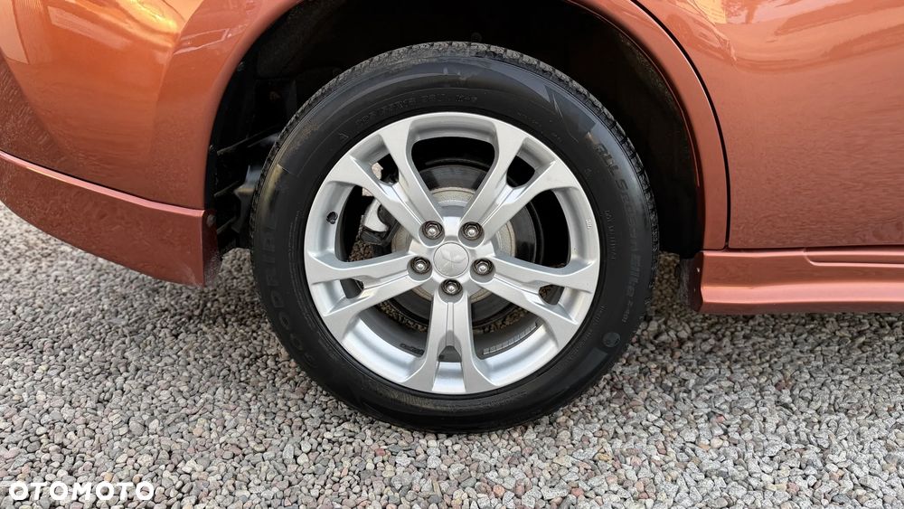 Mitsubishi Outlander 2.2 DI-D 4WD Instyle - 18
