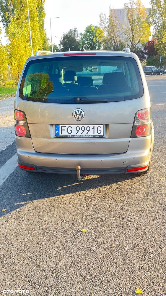 Volkswagen Touran 2.0 TDI DPF Cross - 3