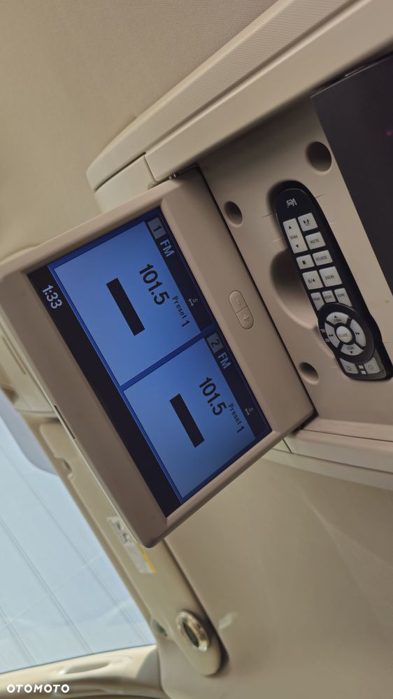 Chrysler Town & Country 3.6 Limited - 11