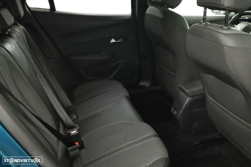 Peugeot e-2008 54 kWh Allure - 23