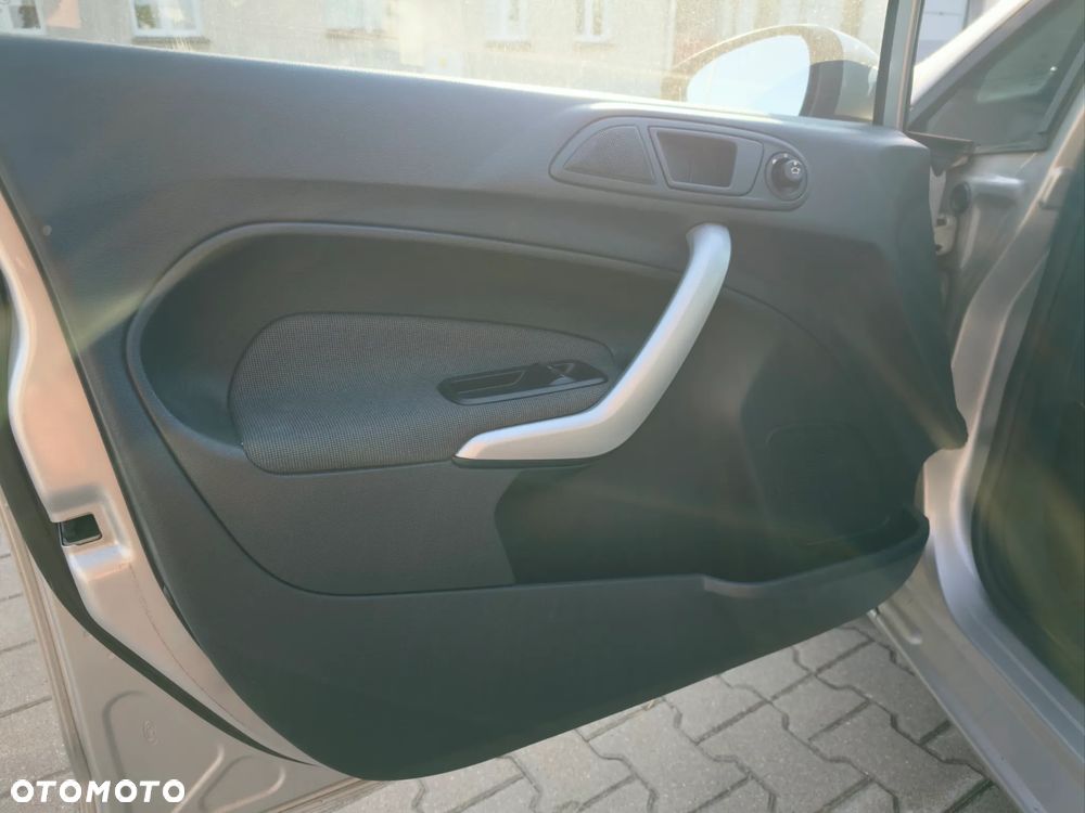 Ford Fiesta 1.25 Ambiente - 8
